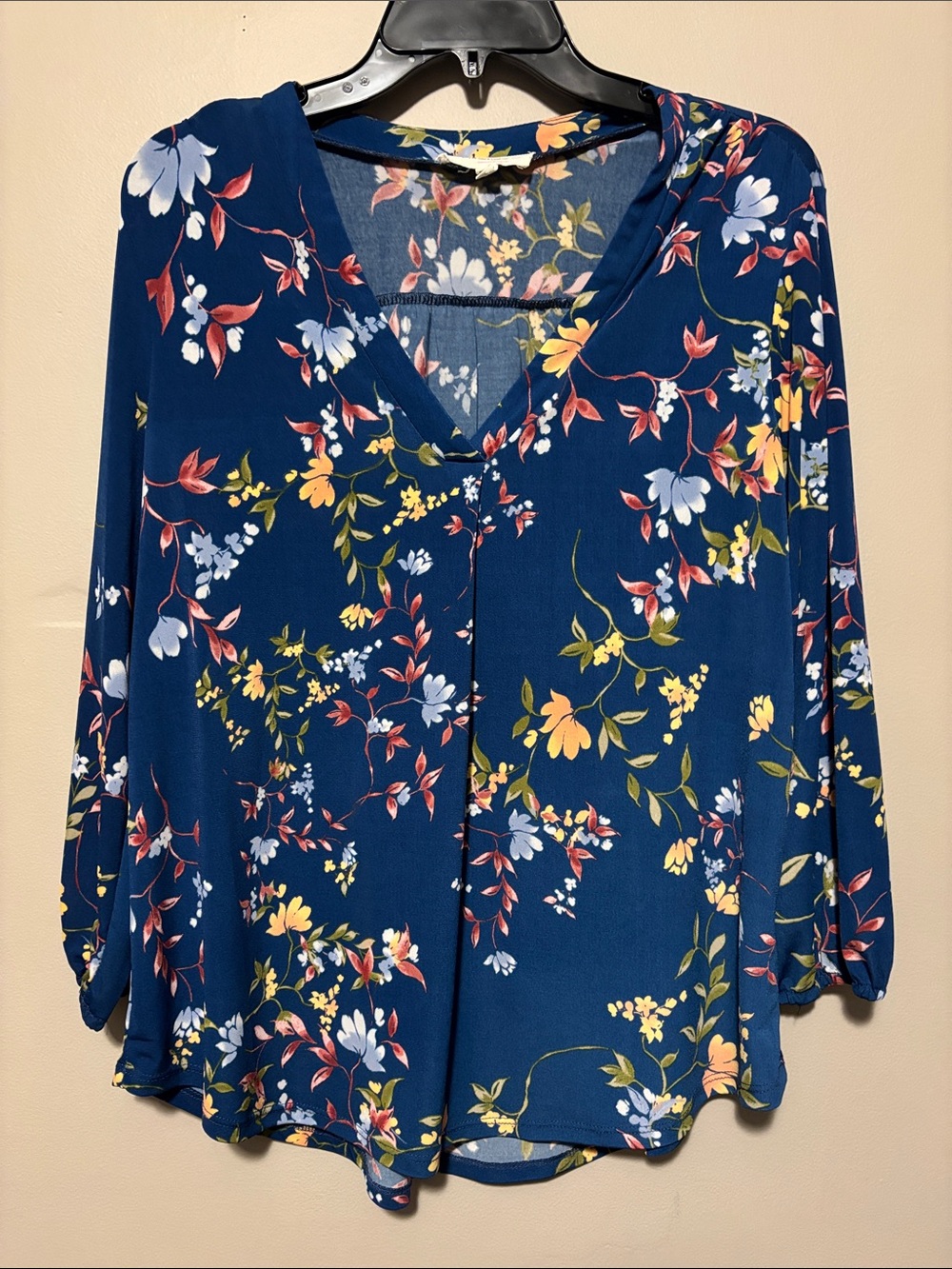 Vince Camuto Navy Floral V-Neck Blouse